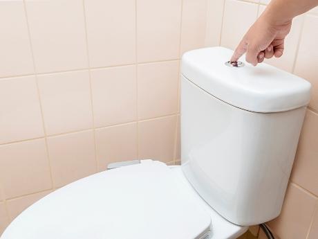 Hoe repareer je een doorlopend toilet